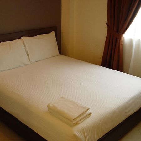 Jb City Hotel Johor Bahru Oda fotoğraf