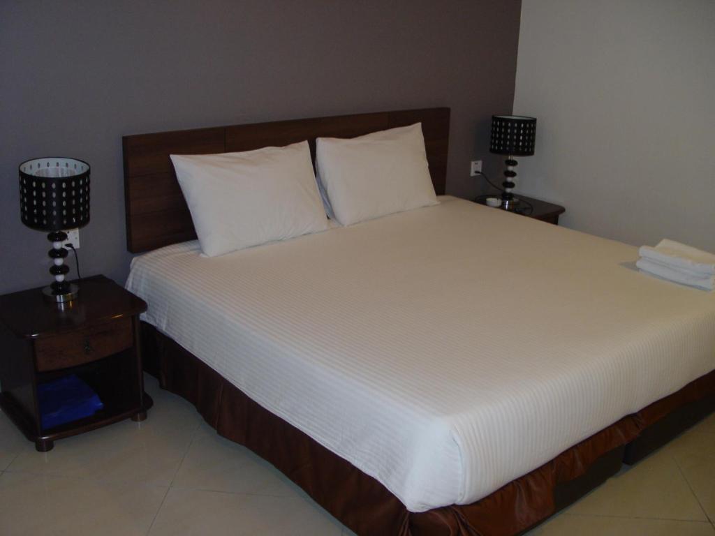 Jb City Hotel Johor Bahru Oda fotoğraf